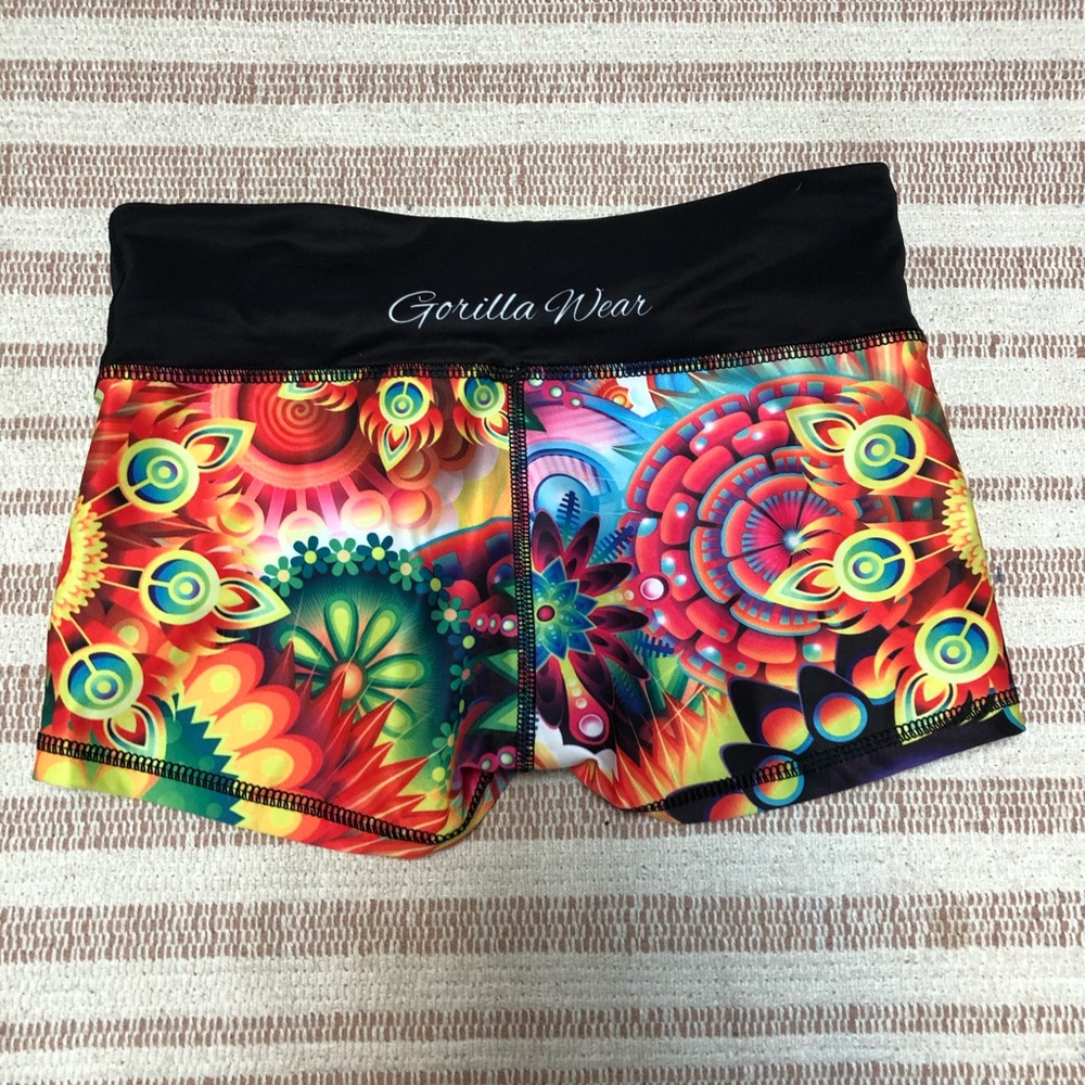 * | Gorilla Wear | shorts. Size S.